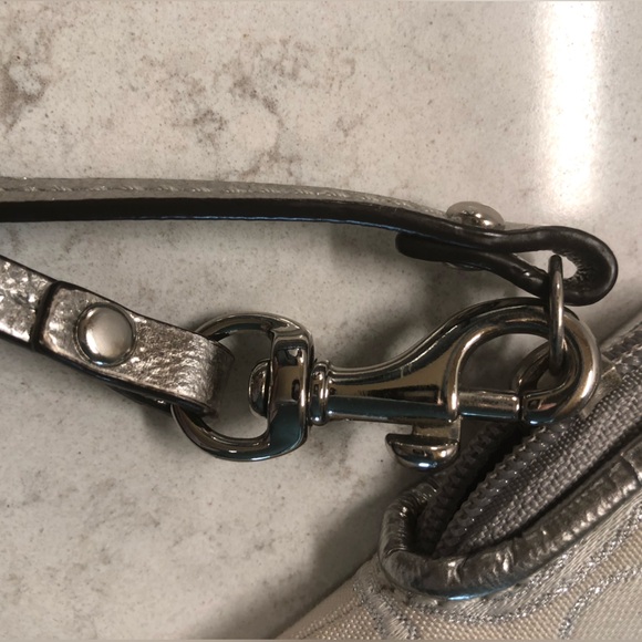 COACH White & Silver Op Art Jacquard Canvas & Leather Wristlet Wallet - Picture 2 of 11